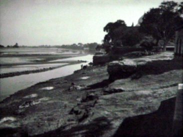 shores of Yamuna, river shore, george gaste